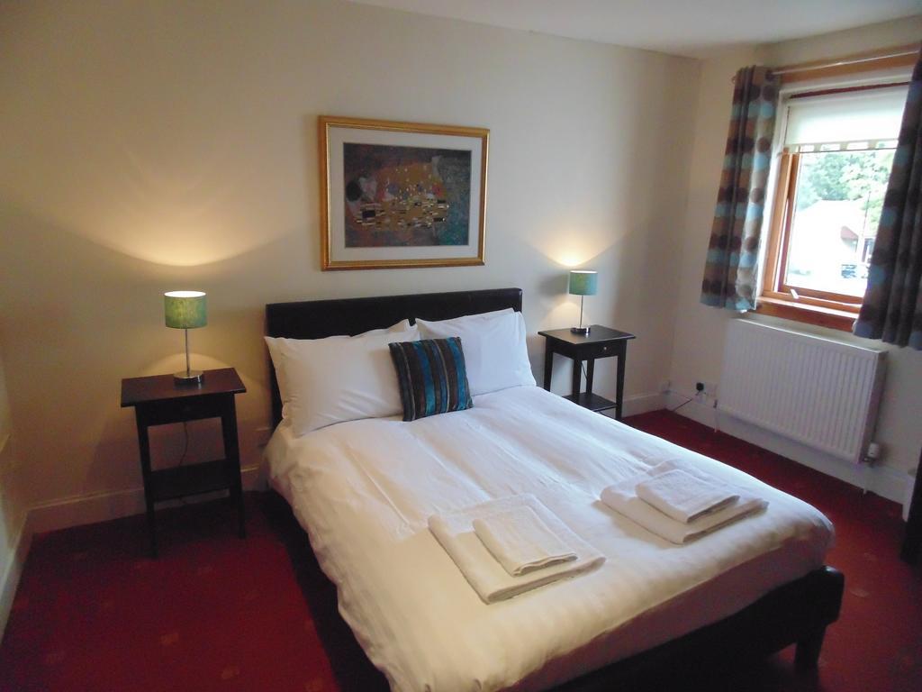 Cedar Inn Edinburg Exteriör bild