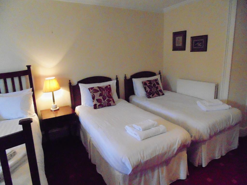 Cedar Inn Edinburg Exteriör bild