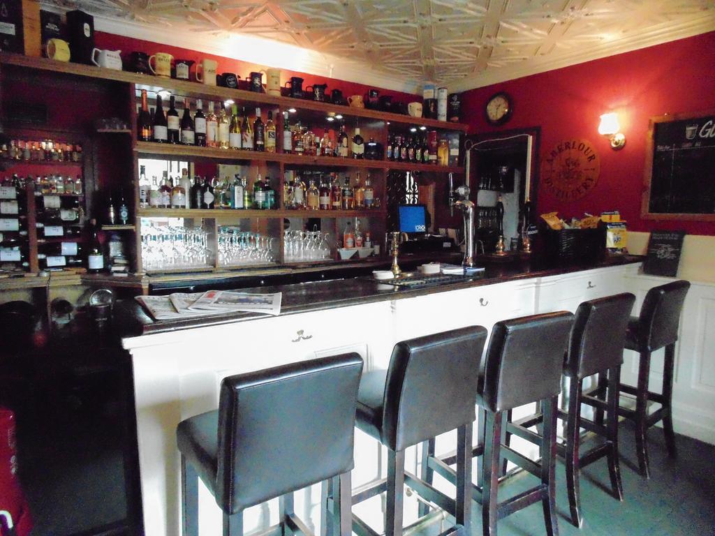 Cedar Inn Edinburg Exteriör bild